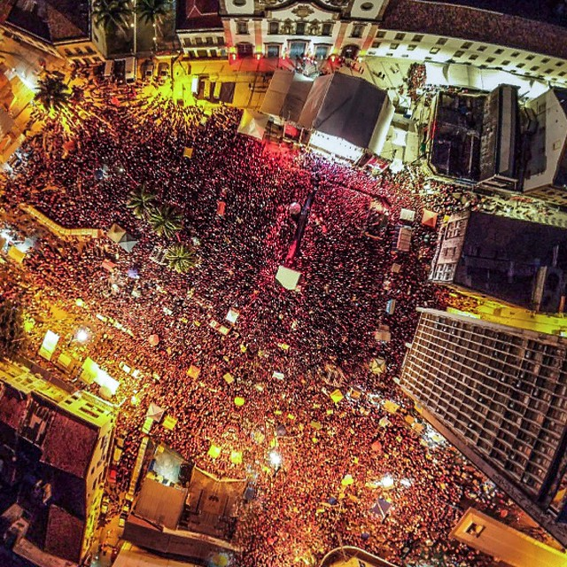 Imagem aérea de Festival Lula Livre em Recife, em 2019.