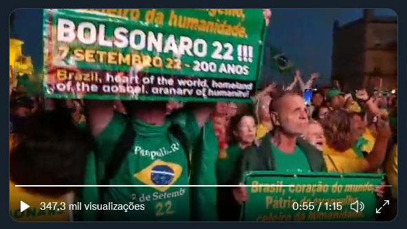 Frame do vídeo mostra cartaz com dizeres “Bolsonaro 22!!! 7 Setembro 22 - 200 anos”.
