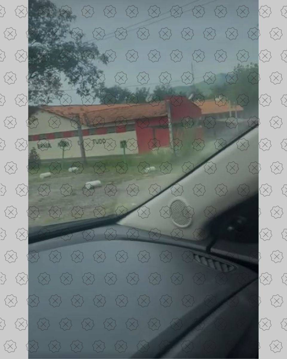 Vídeo mostra depósito do Exército com paredes vermelhas e mente ao dizer que a pintura seria nova