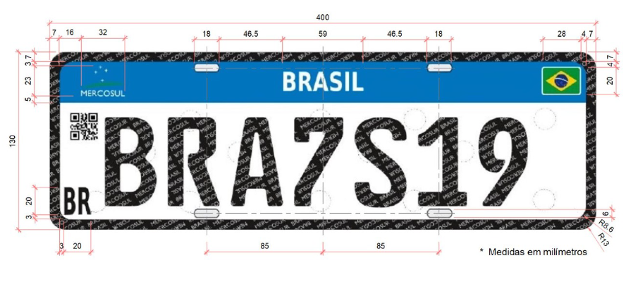 Modelo da placa em vigor em todo território brasileiro atualmente com as medidas de cada item em milímetros