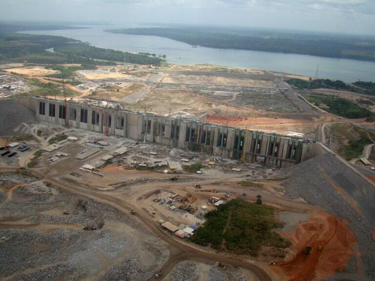 Imagem mostra área desmatada no entorno da usina de Belo Monte, no Pará