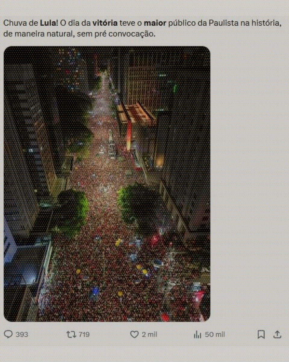 Publicação no X compartilha foto da Paulista repleta de pessoas vestidas de vermelho. Legenda do post diz que comemoração da vitória de Lula reuniu mais pessoas na avenida do que ato pró-Bolsonaro