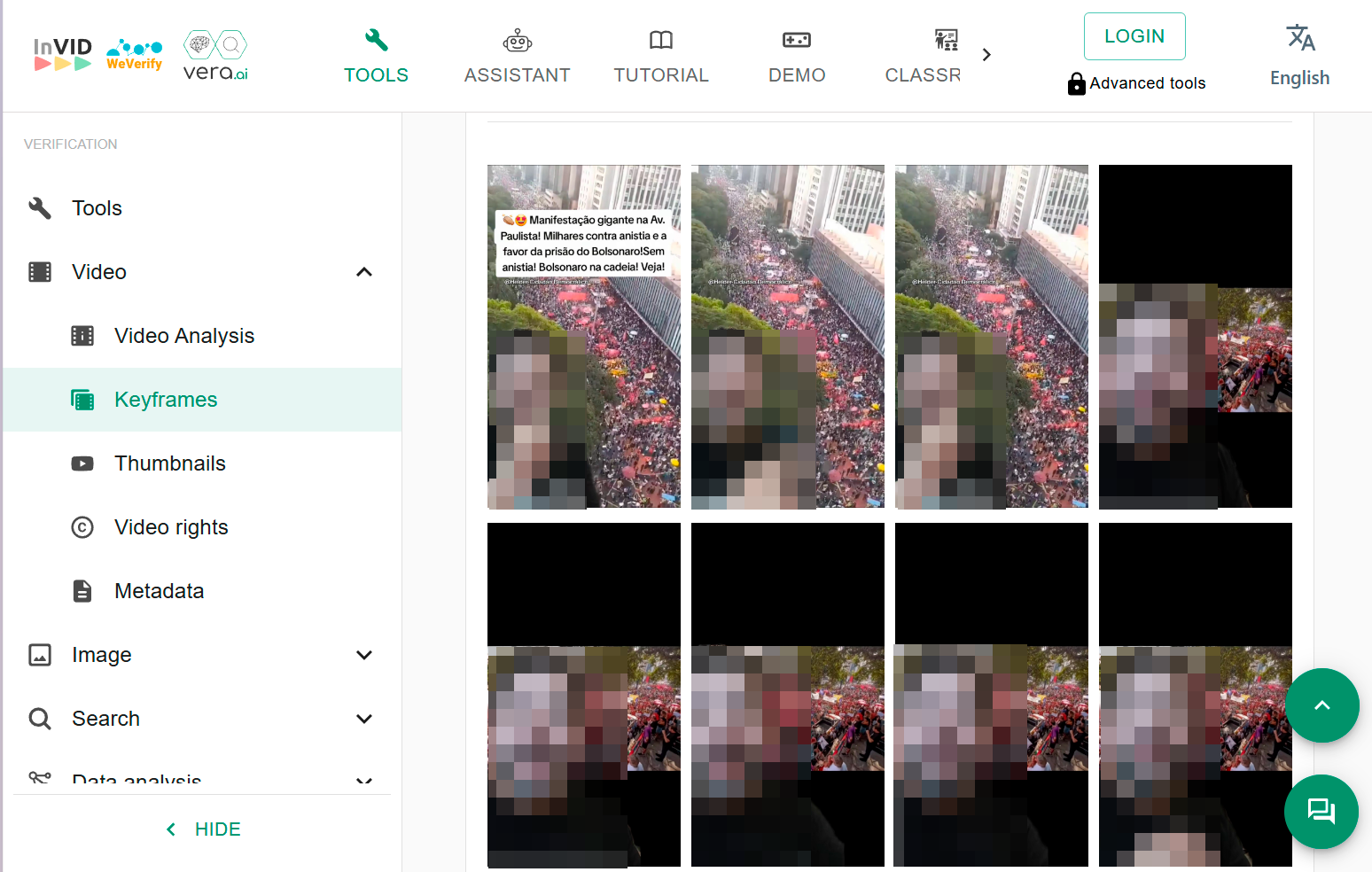 Tela do plugin Invid mostra sequência de frames de um vídeo. Imagens exibem a vista aérea de uma multidão vestida de vermelho.