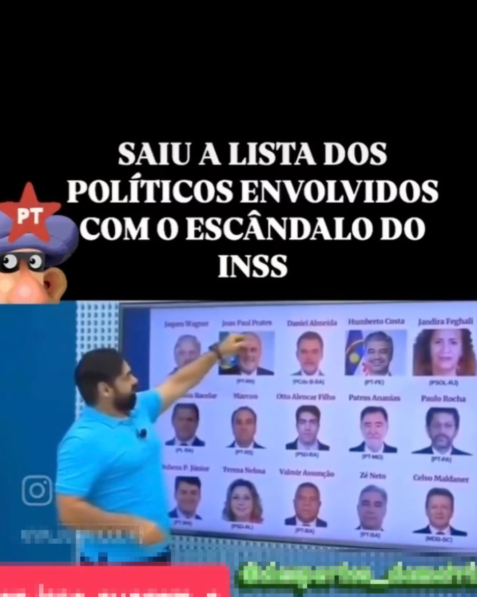 Print de post no Facebook que mostra um homem branco, de cabelos pretos e barba, usando camisa azul em pé de frente a um painel que mostra a imagem de 15 parlamentares brasileiros. Acima está escrito: ‘Saiu a lista dos políticos envolvidos com o escândalo do INSS’.
