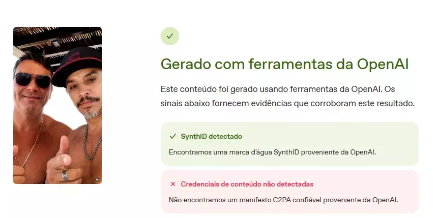 Uma captura de tela apresenta uma interface dividida em duas partes sobre um fundo claro. À esquerda, exibe-se a mesma fotografia dos dois homens (Flávio Bolsonaro sorrindo de óculos escuros e o outro homem sério de boné preto, com a mão em primeiro plano, apontando o dedo indicador e o polegar para a câmera. À direita, um painel de análise exibe no topo um ícone circular verde com um sinal de visto, seguido pelo título em letras grandes e verdes: ‘Gerado com ferramentas da OpenAI