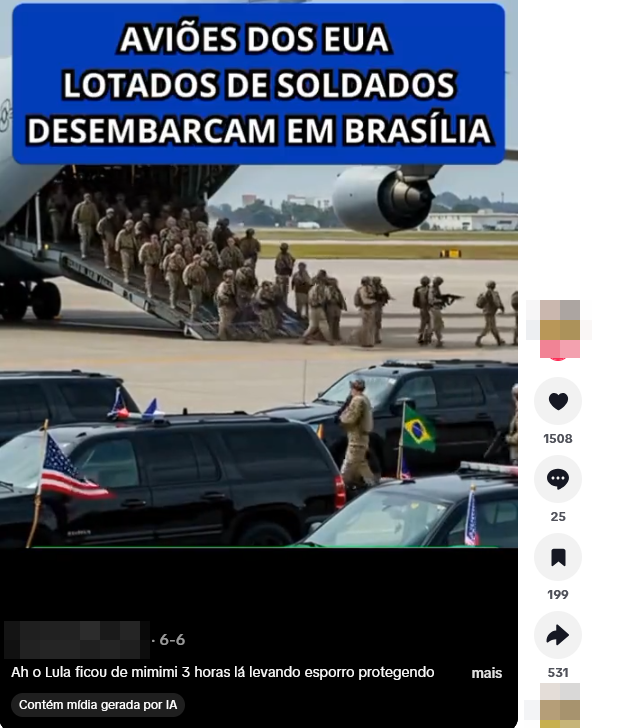 Uma captura de tela de um vídeo em uma rede social mostra a cena de desembarque de soldados de um grande avião militar de transporte, com a rampa traseira aberta, em uma pista de aeroporto. Os soldados, que parecem ser majoritariamente homens com tons de pele variados e cabelos curtos ou cobertos por bonés e capacetes, vestem uniformes de camuflagem em tons de bege e verde-clara, carregando mochilas e equipamentos táticos. Em primeiro plano, há veículos SUVs pretos blindados estacionados, com bandeiras dos EUA e do Brasil afixadas a eles. Um soldado isolado, com o mesmo tipo de uniforme, está de pé perto de um SUV segurando uma arma longa. Na parte superior da imagem, um banner azul exibe o texto: 'AVIÕES DOS EUA LOTADOS DE SOLDADOS DESEMBARCAM EM BRASÍLIA'. Na parte inferior, uma caixa de texto preta contém a frase incompleta: 'Ah o Lula ficou de mimimi 3 horas lá levando esporro protegendo...'. Há também um rótulo indicando: 'Contém mídia gerada por IA'. 