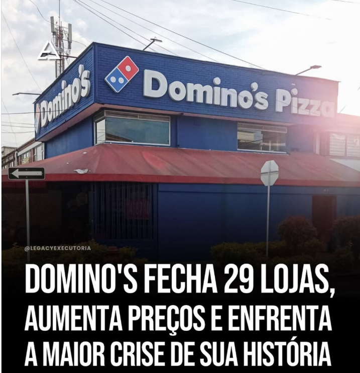Postagem no Instagram mostra a frente de uma loja da marca Domino’s vista da rua, com um texto sobreposto: ‘Domino´s fecha 29 lojas, aumenta preços e enfrenta a maior crise de sua história’