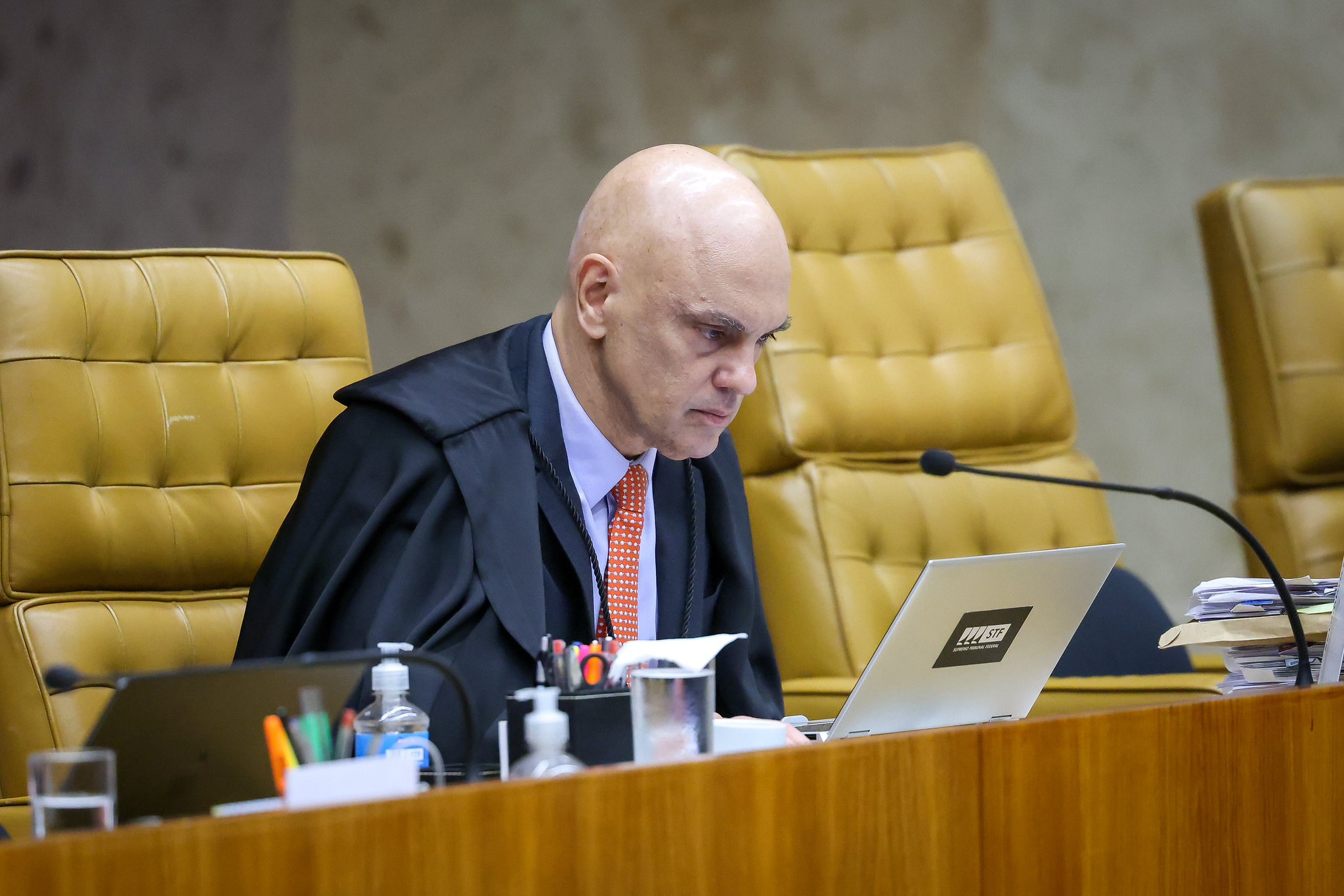 Moraes pede investigação