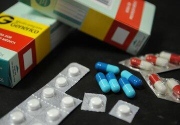 Sem alarde, governo reduz em 20% rede de farmácias populares no Brasil