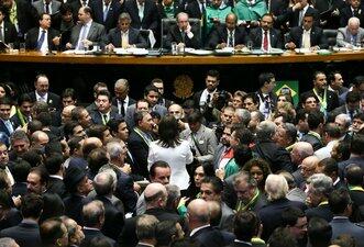 Onze deputados citam pedaladas fiscais como argumento na votação do impeachment