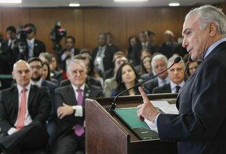 Temer diz ter ampliado Fies, mas programa está em declínio