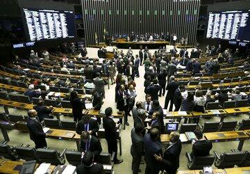 Só 39 dos 71 deputados investigados na Lava Jato antecipam voto sobre denúncia contra Temer