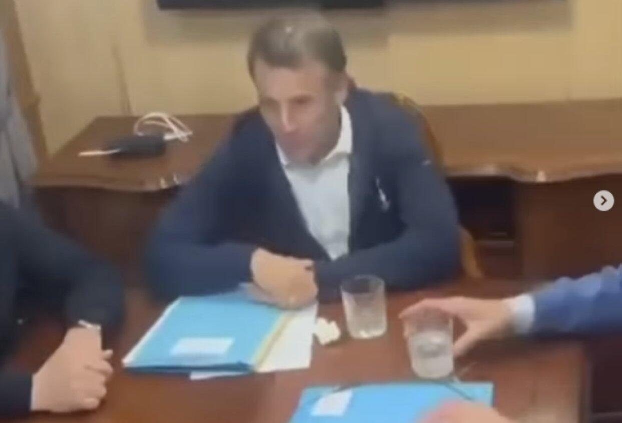 É falso que Macron foi flagrado escondendo cocaína em reunião com líderes europeus