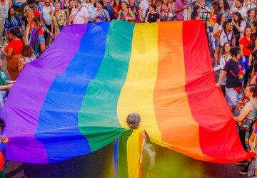 Imagens manipuladas ou fora de contexto geram discurso de ódio contra Parada LGBT+