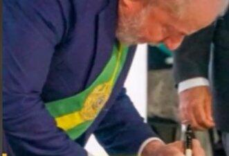 É falso que governo Lula aprovou corte de 800 mil aposentadorias