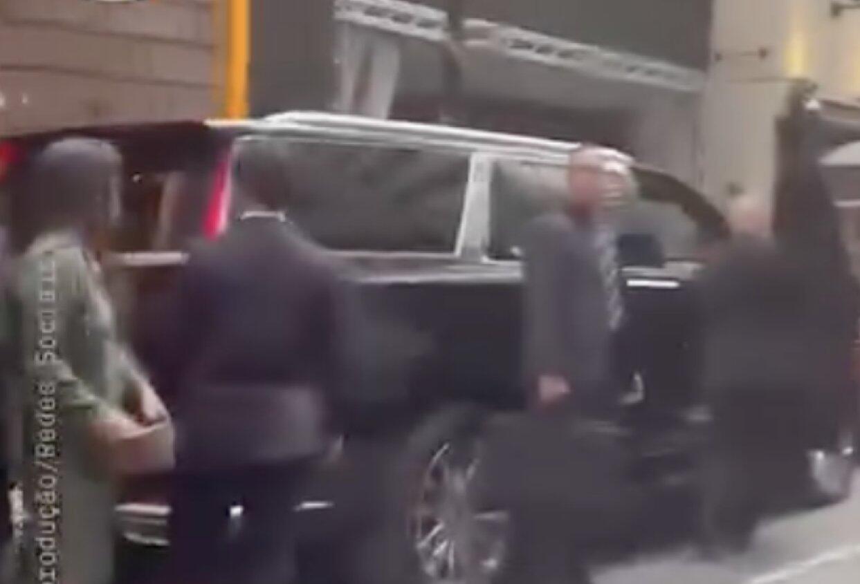 Vídeo antigo de Lula sendo hostilizado em Nova York circula como se fosse atual