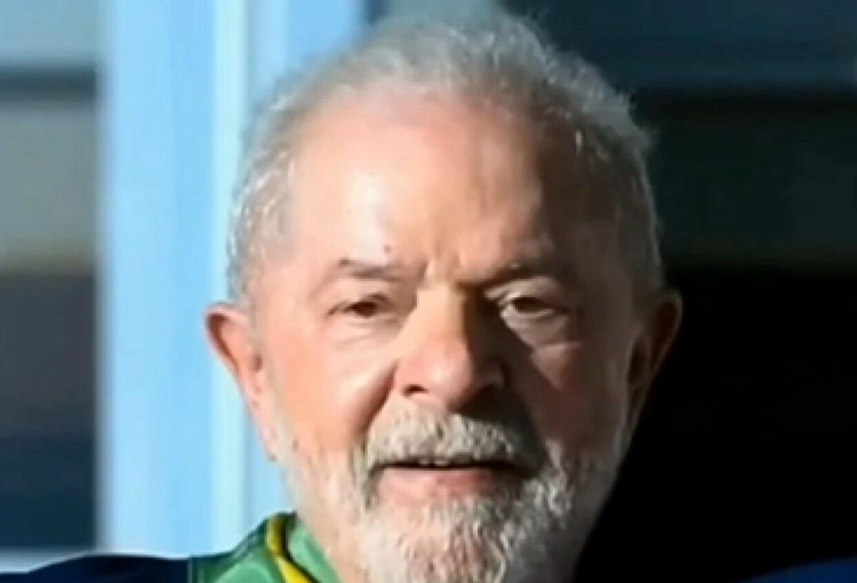 É falso que Lula e ministros são réus em milhares de processos