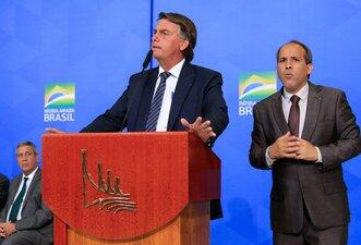 Secom pagou R$ 3,2 mi para veicular discursos golpistas e mentiras de Bolsonaro na TV Brasil