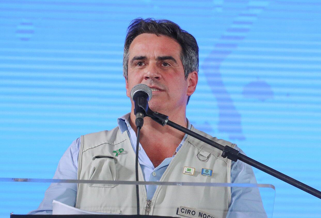 Ciro Nogueira infla prejuízo dos bancos e engana ao dizer que Bolsonaro criou Pix
