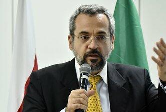Novo ministro da Educação rejeita fatos e dados ao falar de armas, Farc e violência policial