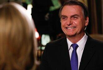 Nos EUA, Bolsonaro cita informações falsas sobre imigração e antiamericanismo
