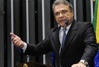 Alvaro Dias usa dados errados ao falar de foro privilegiado e gastos com presos e estudantes