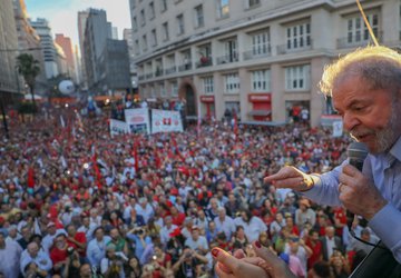 O que dizem os políticos e as redes sobre o julgamento de Lula — e o que mostram os fatos