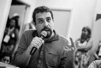 No Roda Viva, Boulos confunde dados de habitação e superestima arrecadação