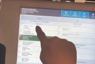 Não é verdade que urnas no Arkansas impediram voto em Trump
