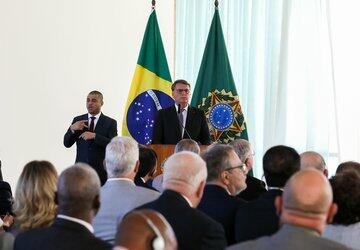 Veja a transcrição e as checagens do discurso de Bolsonaro a embaixadores