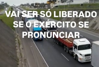 Cena que registra bloqueio de estrada por caminhoneiros é de 2022, não atual
