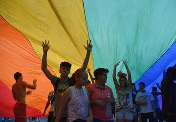 Temer reduz a zero repasses a políticas de combate à homofobia
