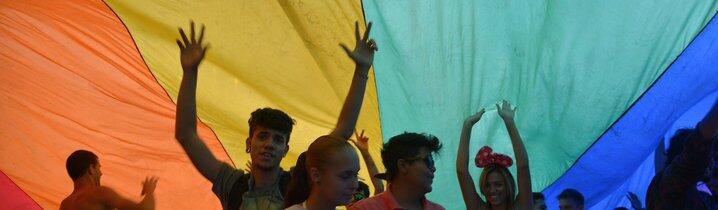 Temer reduz a zero repasses a políticas de combate à homofobia