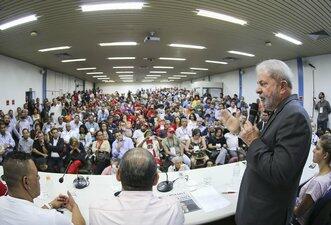 As doações da Camargo Corrêa aos institutos Lula e FHC