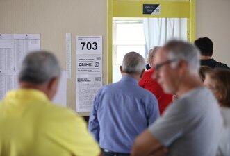 Primeiro turno teve ataques à urna e ao TSE, mentiras recicladas e alegações de fraude