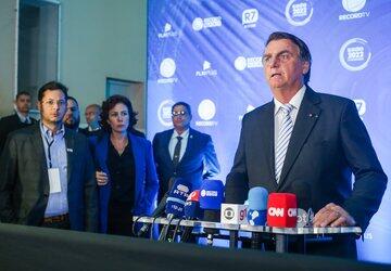 Após ataque de Roberto Jefferson a policiais, Bolsonaro mente para se afastar do aliado