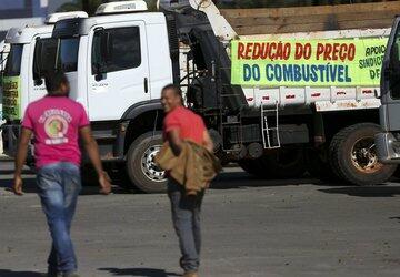 De Bolsonaro a FHC, como os presidentes reagiram à pressão de caminhoneiros