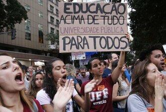 Verificamos cinco fatos sobre a cobrança de mensalidade em universidades públicas