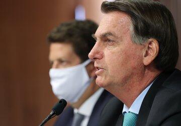 Na Cúpula do Clima, Bolsonaro mente ao dizer que Brasil está na vanguarda contra o aquecimento global