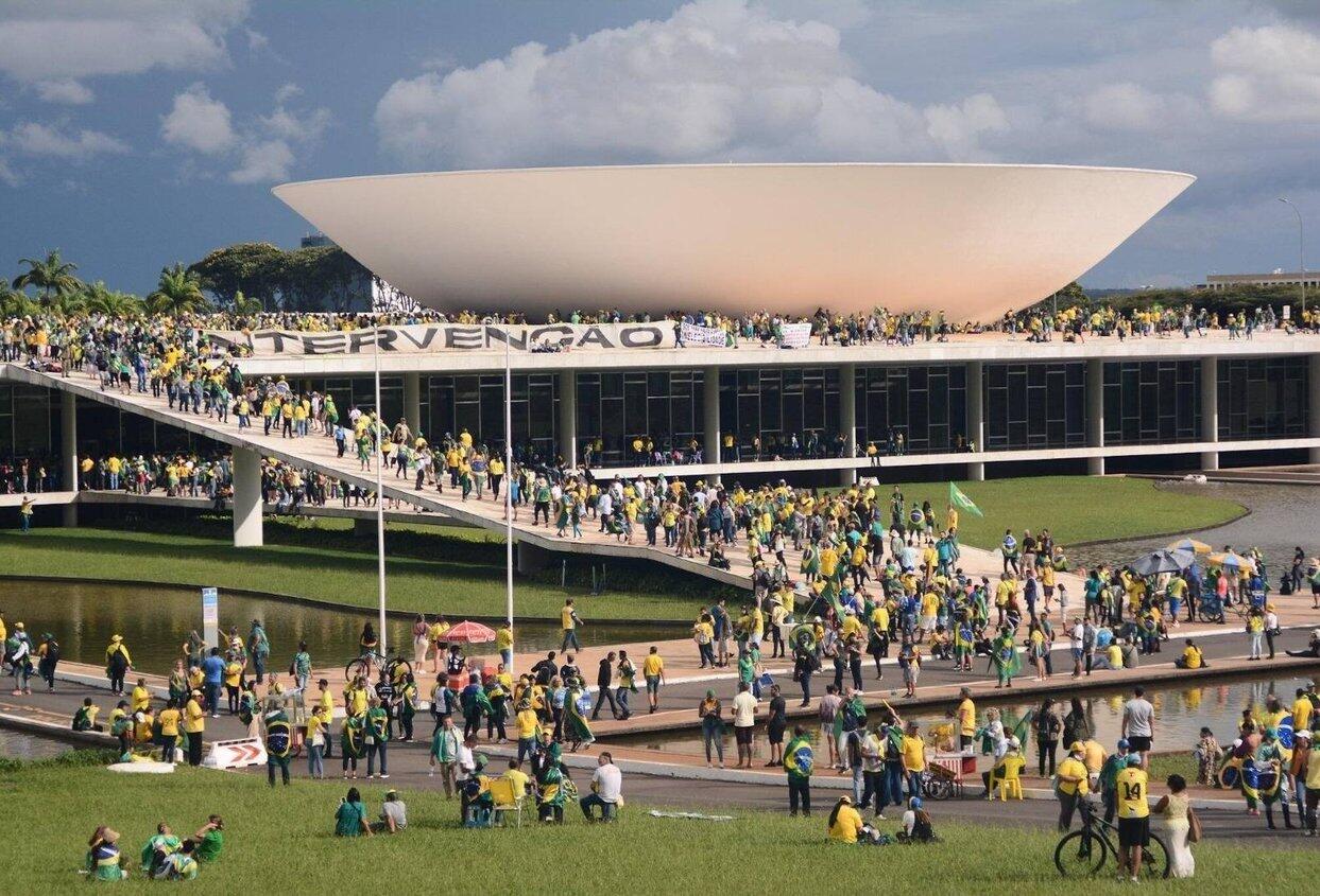 Against plataforms' rules, riots in Brasilia were plotted on social media since January 3