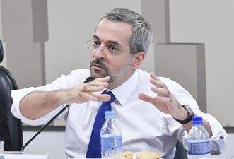 No Senado, Weintraub erra ao dizer que aposentadoria de professor custa tanto quanto o Fundeb