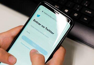 Tweets com desinformação seguem no ar quatro dias após denúncia à plataforma
